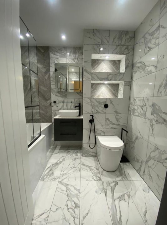 Marble bathroom renovation by London Tradesmen